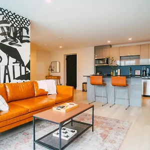 Chic Cozy Retreat - 2br - Stunning North End Views Apartment