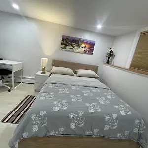 Garden City-private 1br Full Apartment